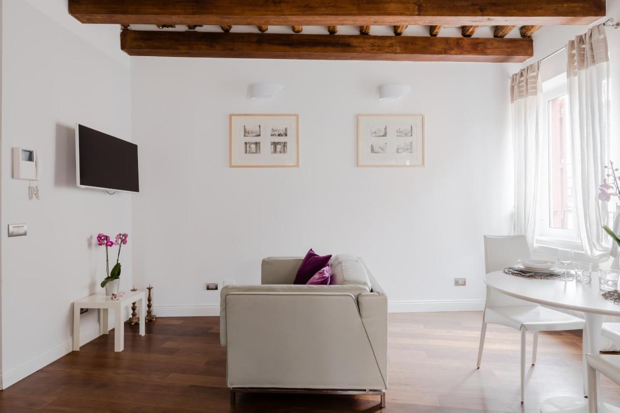 Nostromondo Ciancaleoni Palace מראה חיצוני תמונה